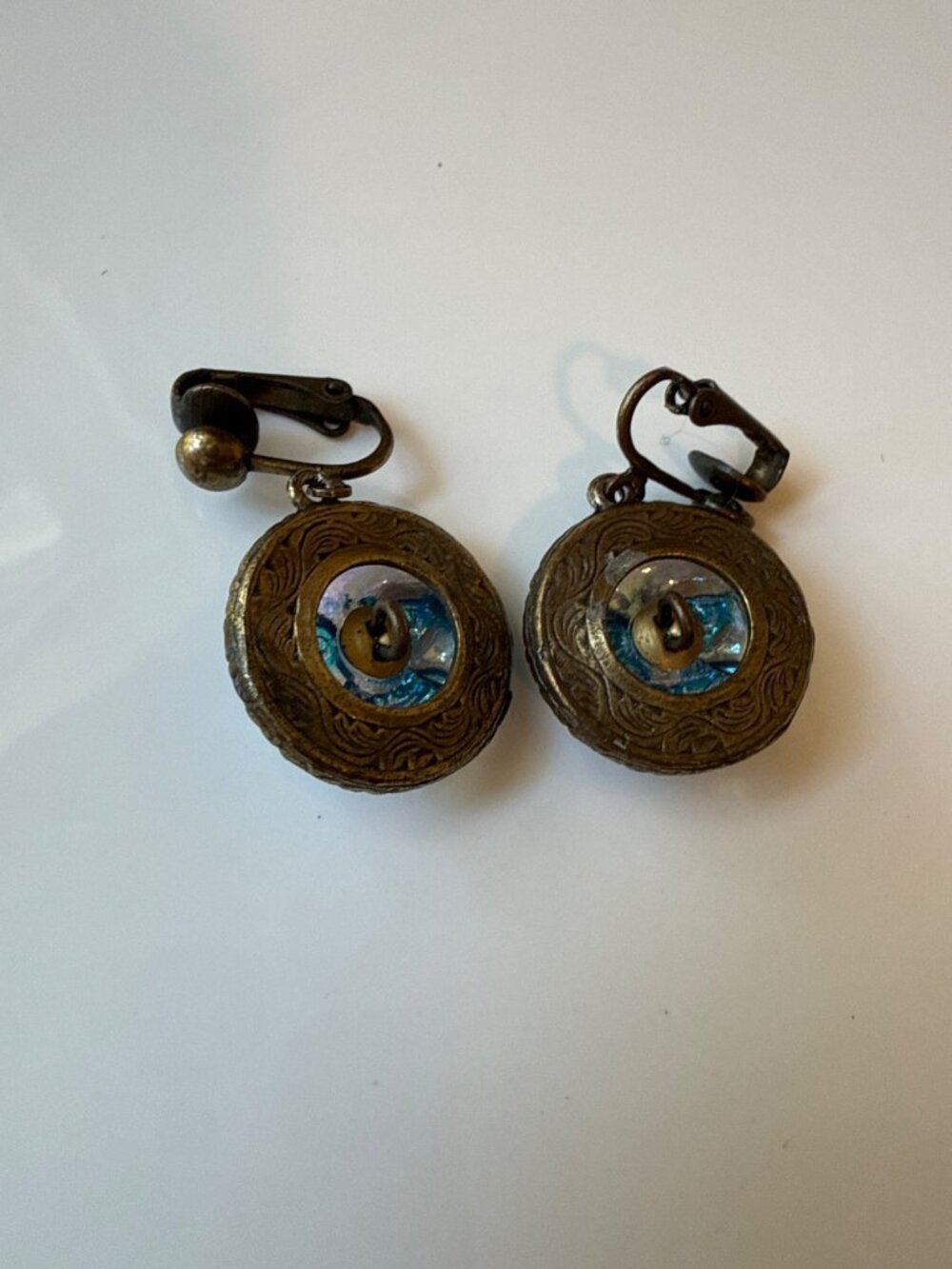 Grandmother’s Buttons Vintage Earrings Czech Art Glass Man In The Moon Clip-On - Picture 5 of 6